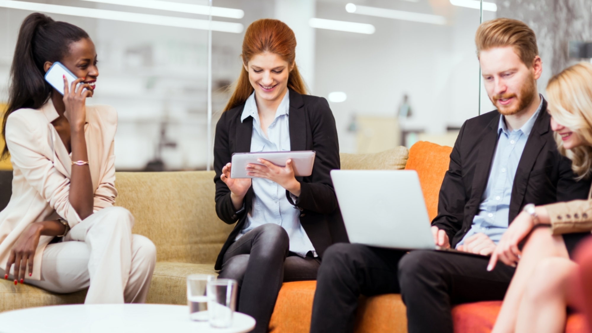business-people-collaborating-in-office-and-DV2TMHA