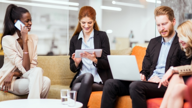 business-people-collaborating-in-office-and-DV2TMHA