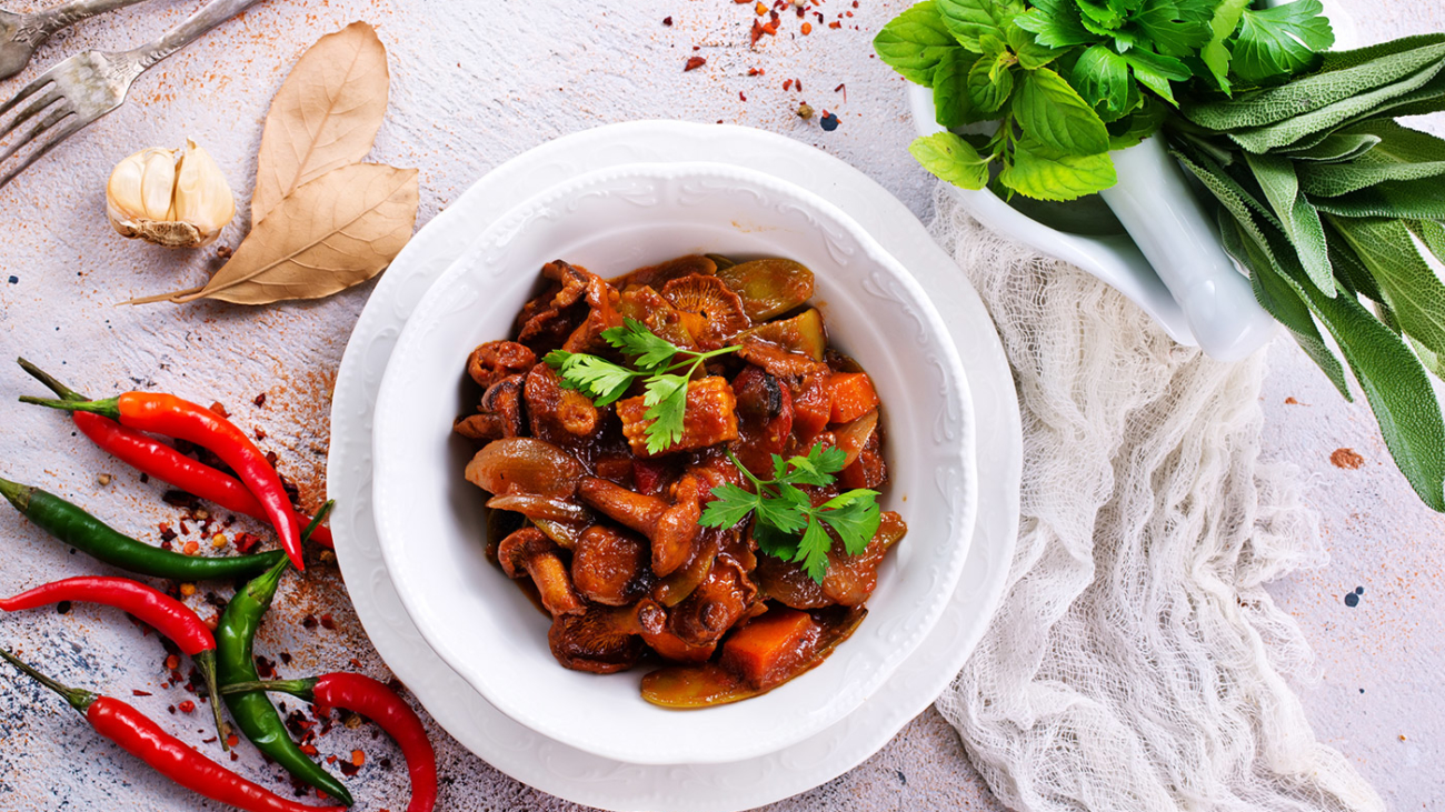 fried-mushrooms-with-vegetables-PUPY3B2-copy